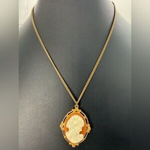 Vintage Cameo Necklace Victorian Lady Style Portrait Cameo Pendant Gold Tone